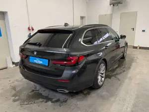 BMW 520 d Touring*LED*ACC*VR-Cockpit*R-KAM*1-HAND* ACC+AHK Bild 4