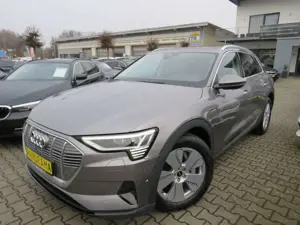 Audi e-tron 55 quattro *1.HAND *PANO *LEDER *AHK *HUD *KAMERA