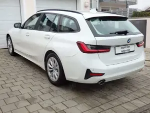 BMW 318 d Touring Sportsitze el.AHK Driv.Ass Sitzheiz Bild 2