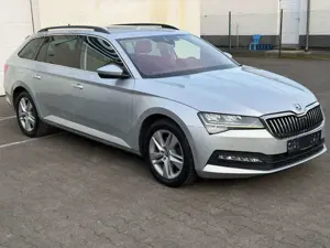 Skoda Superb Combi Ambition 4x4 VIRTUAL|ACC|AHK|R.KAM
