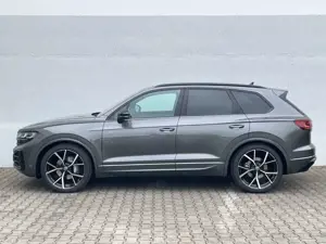 Volkswagen Touareg 3.0 4Motion R-Line FINAL EDITION HUD/AHK/Pano/Stan Bild 4