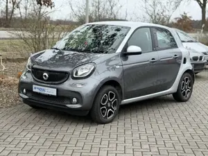 smart forFour Basis / Automatik / nur 10.050 Km / SZH Bild 3