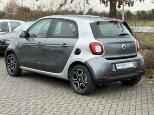 smart forFour Basis / Automatik / nur 10.050 Km / SZH Bild 5