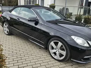 Mercedes-Benz E 200 E 200 Cabrio AMG Sport BlueEFFICIENCY 7G-TRONIC Elegance Bild 2