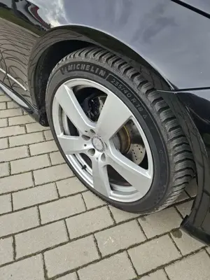 Mercedes-Benz E 200 E 200 Cabrio AMG Sport BlueEFFICIENCY 7G-TRONIC Elegance Bild 3