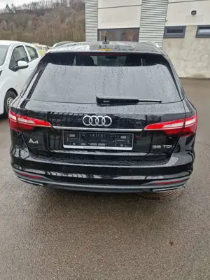 Audi A4 A4 Avant 35 TDI S tronic Bild 2