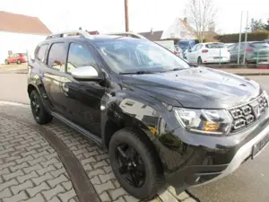 Dacia Duster Prestige 4WD dci 115 Navi AHK Kamera PDC Alus Bild 3