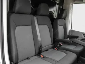 Volkswagen Crafter 35 Kasten MR HD Autom. AHK Navi RKamera Bild 4