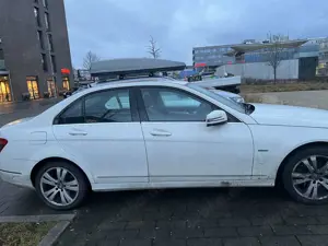 Mercedes-Benz C 200 C 200 CGI Automatik BlueEFFICIENCY Avantgarde
