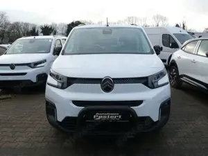 Citroen Berlingo MPV M Diesel Auto 130 PS Plus SPORT Bild 2