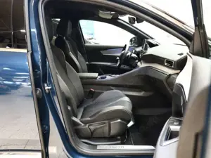 Peugeot 3008 GT Hybrid 136 e-DSC6 ACC LED NAVI KAMERA Bild 3