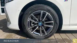 BMW 225 225e xDrive Active Tourer M-Sport Navi RüKa ACC Bild 3