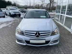 Mercedes-Benz C 180 CGI Avantgarde Automatik, Sitzheizung, Glasschiebe Bild 3