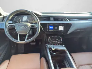 Audi Q8 e-tron S line 55 e-tron quattro PAN Bild 4