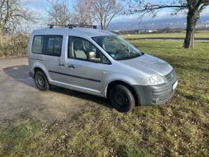 Volkswagen Caddy Scheckheftgepflegt Bild 3
