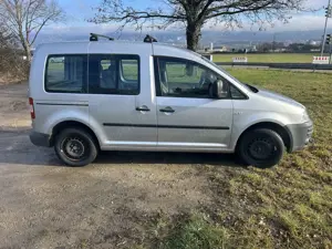 Volkswagen Caddy Scheckheftgepflegt Bild 5