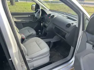 Volkswagen Caddy Scheckheftgepflegt Bild 4