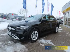 Mercedes-Benz GLA 180 Aut. NAVI+LED+RFK+SHZ+AAC+TEMP+ALU+MBUX Bild 2