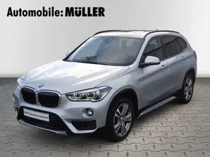 BMW X1 sDrive 18 i Sport Line Rückfahrkamera+Panodach+Spo