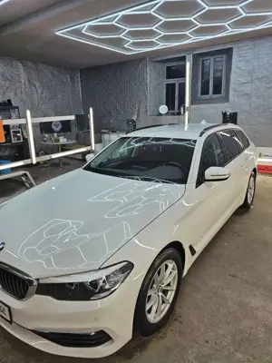 BMW 520 520i Touring Aut. Sport Line