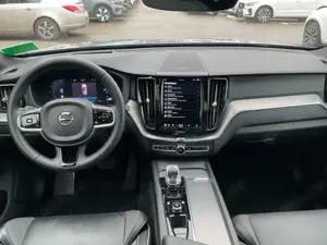 Volvo XC60 B5 Ultimate Dark PANO Standhz ACC HUD 20" Bild 3