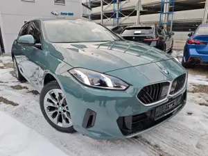 BMW 120 i Neuwagen mit EZ/ad.LED/Kamera/SitzHZ/NP45`