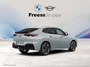 BMW iX2 xDrive30 AHK 360° STANDHZ HEAD-UP PANO RFK Bild 2