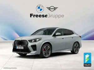 BMW iX2 xDrive30 AHK 360° STANDHZ HEAD-UP PANO RFK Bild 1