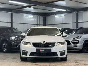 Skoda Octavia RS*ACC*KAM*APPS*BIXEN*SPUR*UVM*2.HAND Bild 2