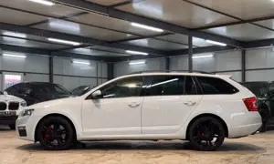 Skoda Octavia RS*ACC*KAM*APPS*BIXEN*SPUR*UVM*2.HAND Bild 4