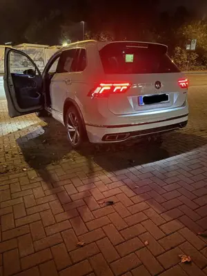 Volkswagen Tiguan 2.0 TDI R-Line Bild 5