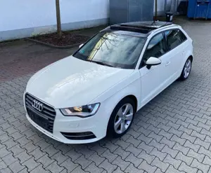 Audi A3 2.0 TDI Sportback/Panorama Schiebedach /Navi/