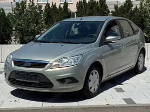 Ford Focus 1,6 Style + VOLL SERVICEHEFT inkl. Zahnriemenwechsel Bild 2