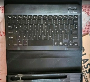 Samsung Galaxy Tab S8 (5G) + Tastaturhülle + Kopfhörer GRATIS Bild 3