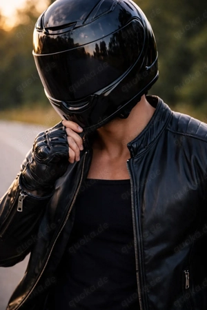 27 Jahre, sportlich dünn, gepflegt und rasiert. Ich suche nette und unkomplizierte Treffen 