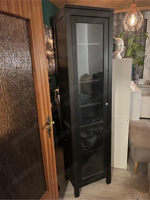 Schwarze Vitrine   Hochschrank mit Glastür