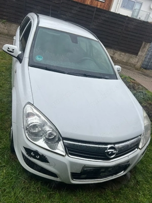 Astra  H erste Zulassung 2008 Bild 3