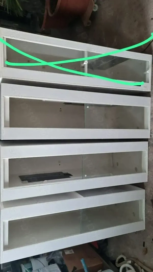 3 Kunststoff Terrarien mit Technik 