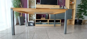 Massivholztisch mit Echtholzfurnier, Erle mit Metallbeinen 