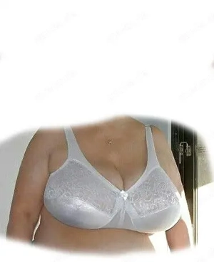 liebe schöne schlaffe Brüste darf ich sie massieren ?