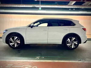 Volkswagen Touareg Touareg 3.0 TDI Elegance – Vollausstattung | 90L Tank | Luft + Wankstabi | 3.5t | Bild 2