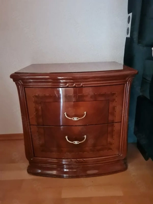 komplette Schlafzimmer inkl. Matratzen, Lattenrost, Nussbaum  hochglanz, teilweise massivholz