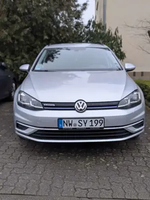 Volkswagen Golf Automatik BlueMotion TGI Bild 1
