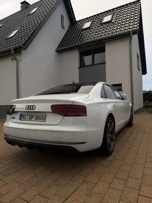 Audi A8 4.2 TDI DPF quattro tiptronic Bild 1