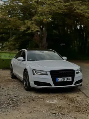 Audi A8 4.2 TDI DPF quattro tiptronic Bild 2