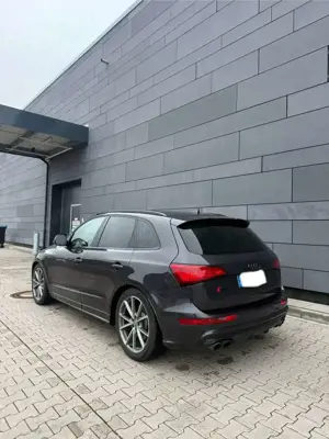 Audi SQ5 3.0 V-6 quattro tiptronic plus