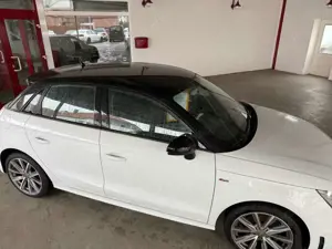 Audi A1 A1 1.4 TFSI Sportback S line Sportpaket Bild 3