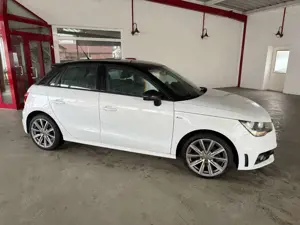 Audi A1 A1 1.4 TFSI Sportback S line Sportpaket Bild 2
