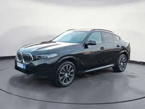 BMW X6 xDrive30d M SPORT Panorma Iconic Glow Driving