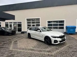 BMW 330 e M Sport AHK Laser Head Up 19 Zoll